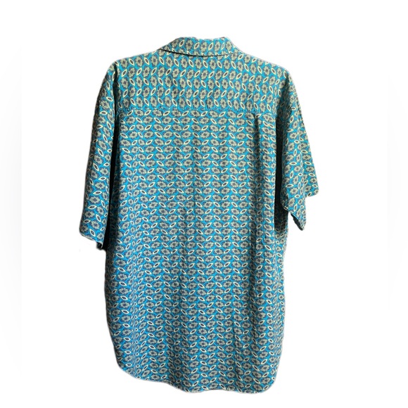 Casual Short Sleeve Button Down Shirt - Picture 2 of 7